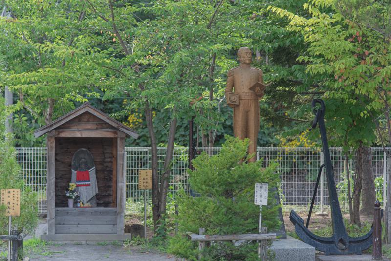竜宮神社は、北海道開拓の立役者である榎本武揚が建立